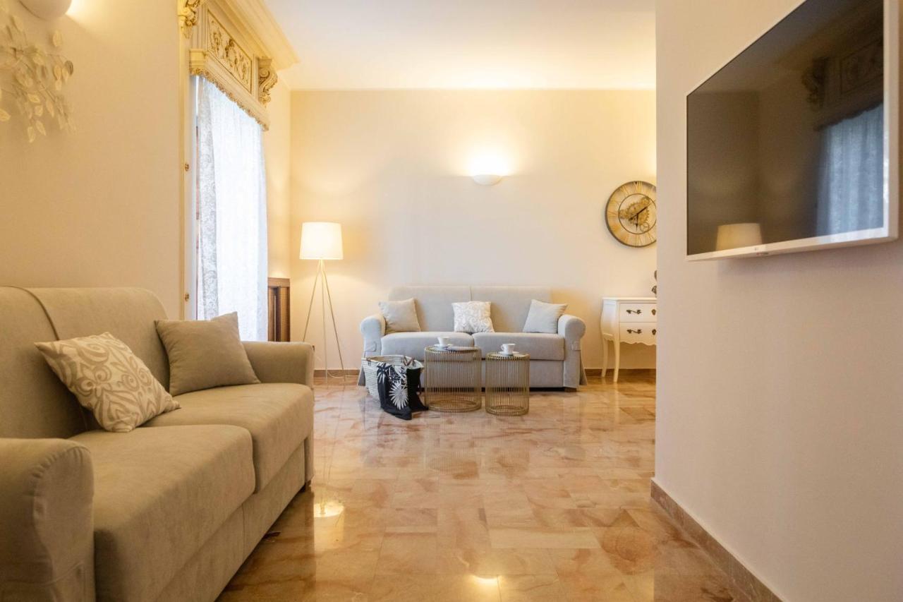 Appartamenti Porto Antico La Cala Palermo Esterno foto